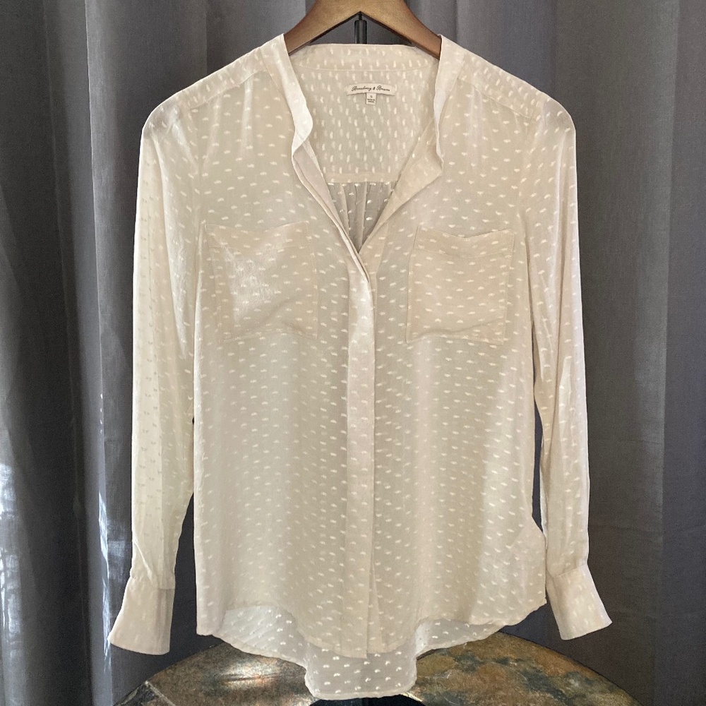 Broadway & Broome Silk Dot Button Down Blouse Neutral Feminine Quiet Luxe Sz S